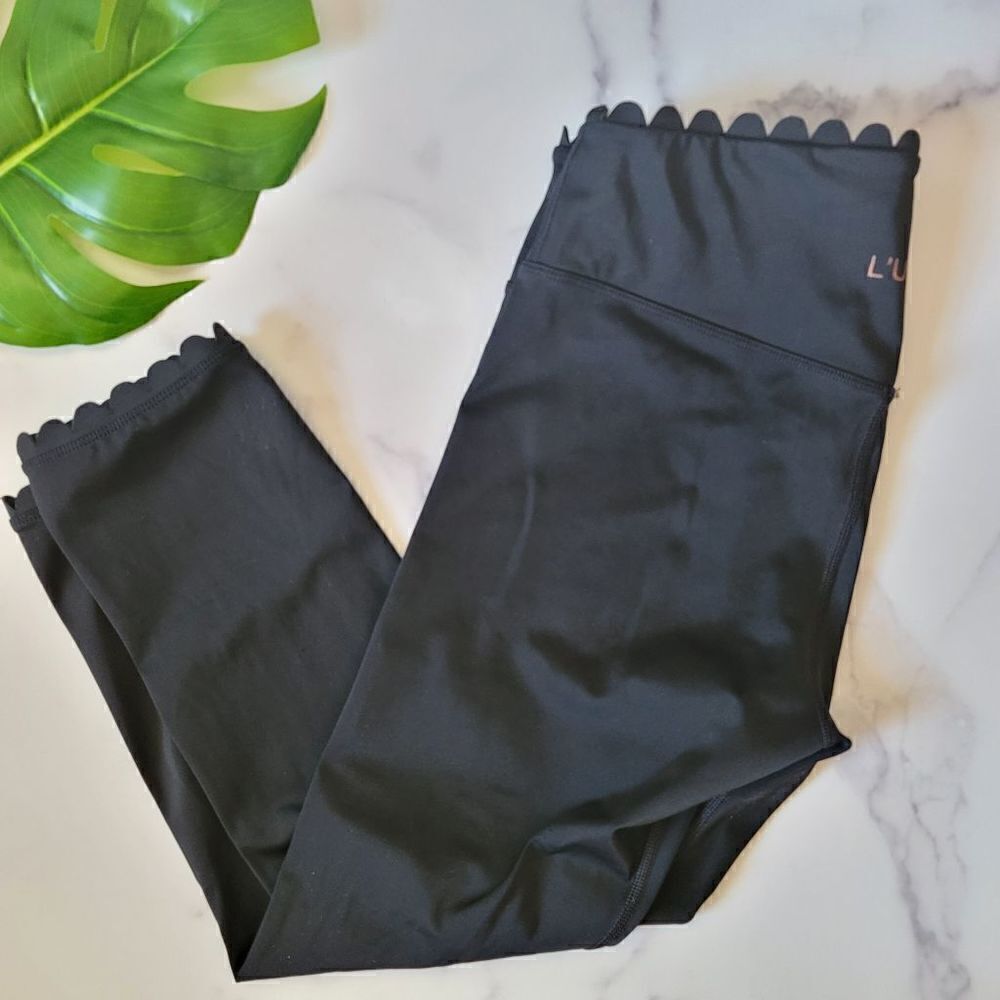L'urv Australia workout capri cropped black scallop leggings jet black lurv